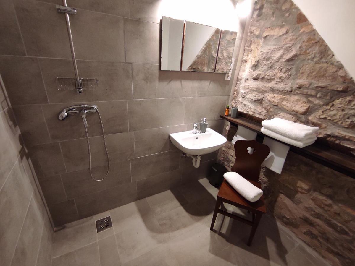 Kishaz A Szolohegyen Apartment บาลาโตนาคาลิ ภายนอก รูปภาพ